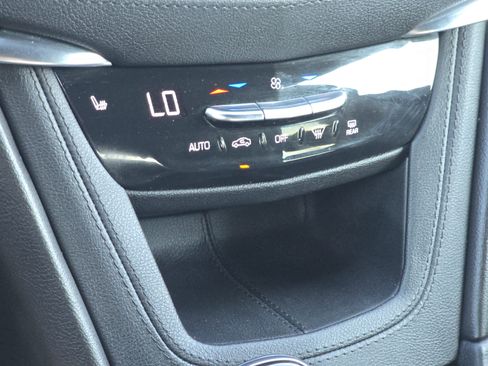 Used 2021 Cadillac XT5 Premium Luxury image 21