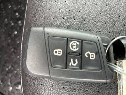 Used 2023 Volkswagen Jetta SE FWD image 29