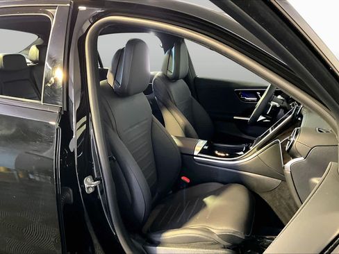 Certified 2025 Mercedes-Benz C 300 4MATIC Sedan image 8
