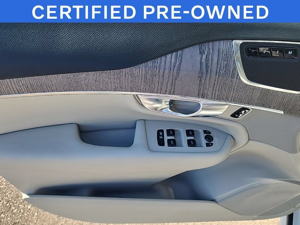 Certified 2024 Volvo XC90 B5 Plus w/ Protection Package Premier AWD/4WD image 10