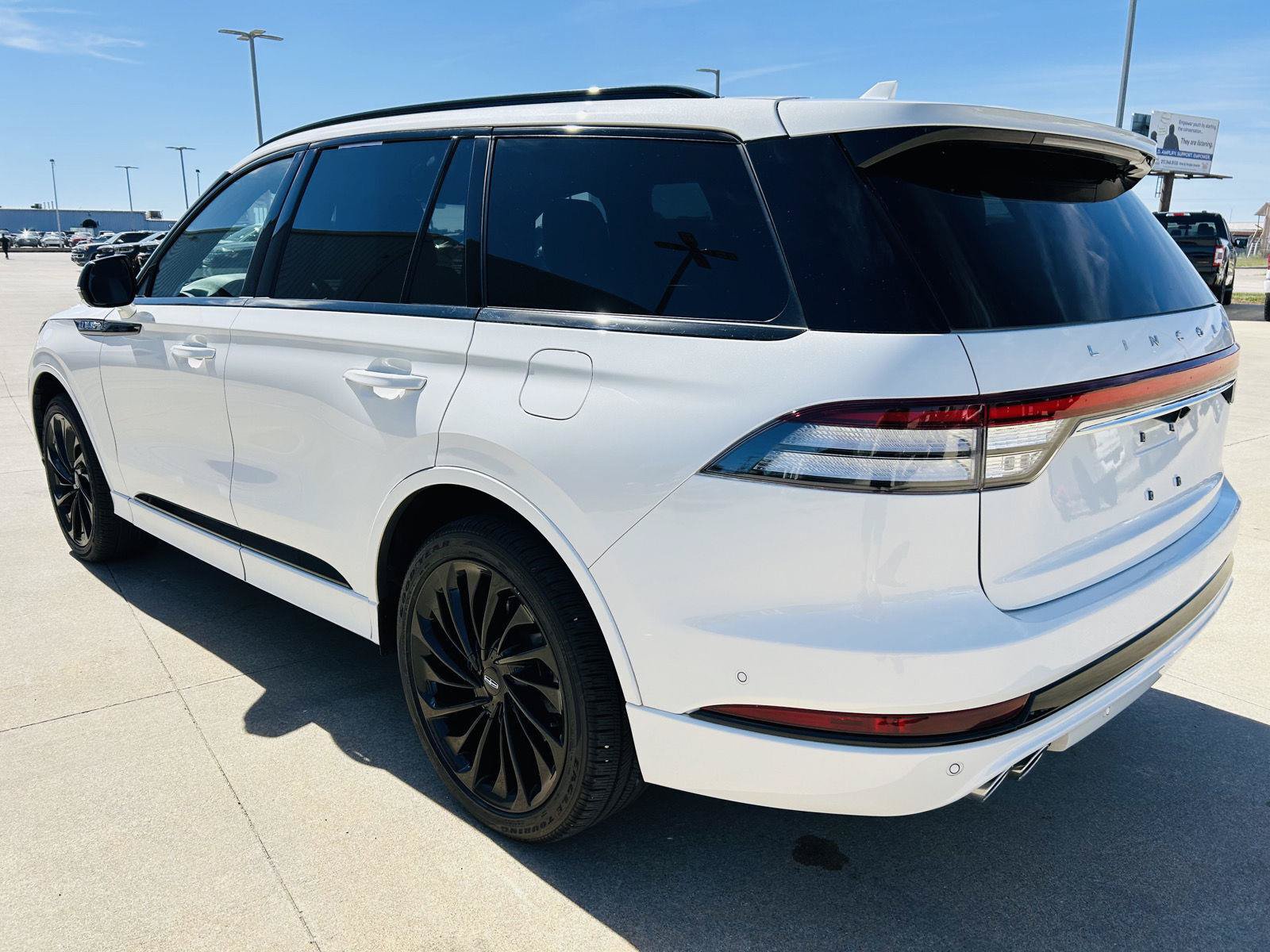 Used 2023 Lincoln Aviator Reserve w/ Equipment Group 201A AWD/4WD image 45