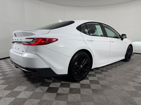 Used 2025 Toyota Camry SE FWD image 8