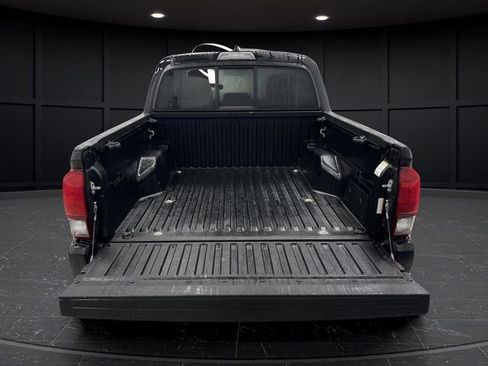 Used 2022 Toyota Tacoma SR image 12