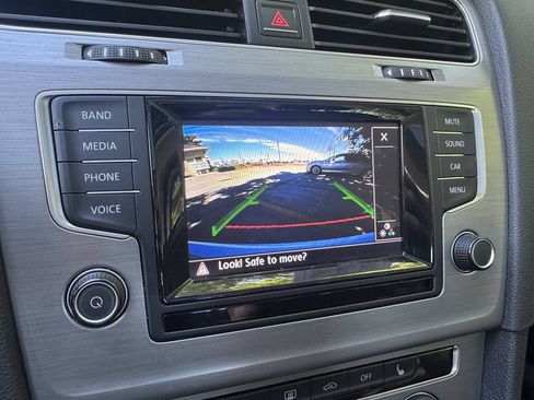 Used 2015 Volkswagen Golf SE w/ Lighting Package FWD image 18