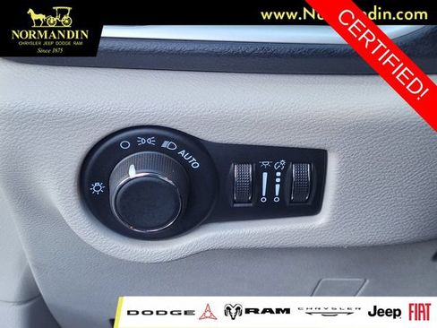 Certified 2023 Chrysler Voyager LX FWD image 13