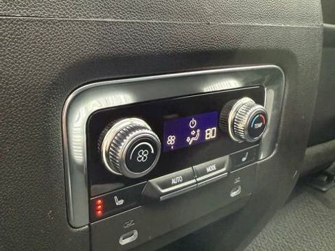 Used 2023 GMC Yukon XL Denali image 40