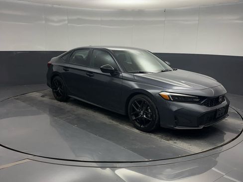 Used 2025 Honda Civic Sport image 4