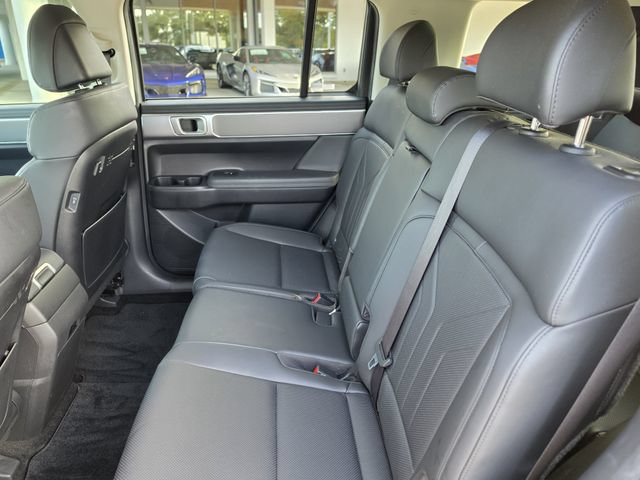 Used 2025 Hyundai Santa Fe SEL FWD image 13