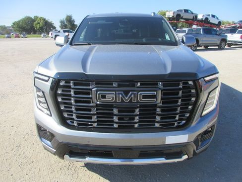 New 2026 GMC Yukon Denali Ultimate AWD/4WD image 10