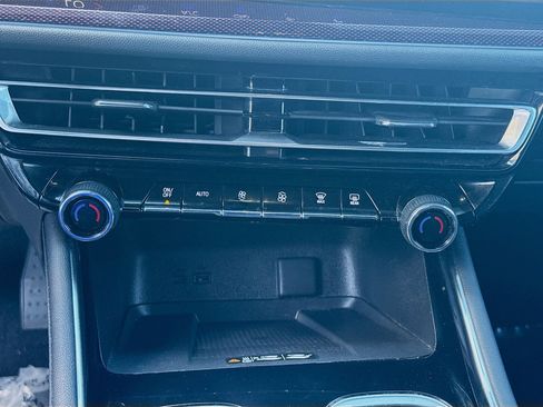 Used 2024 Chevrolet Traverse Z71 image 14