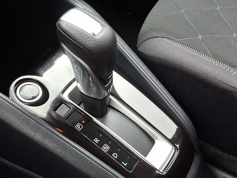 Used 2020 Nissan Kicks S FWD image 14