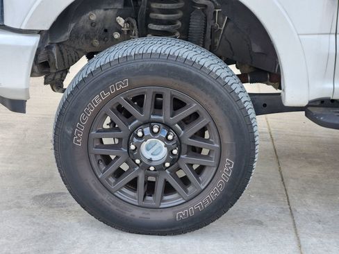 Used 2021 Ford F250 Lariat image 11