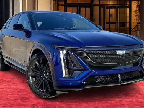 New 2026 Cadillac Lyriq V image 2