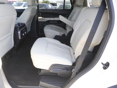 Used 2021 Ford Expedition Platinum image 13