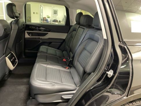 New 2025 Lincoln Nautilus Reserve image 9