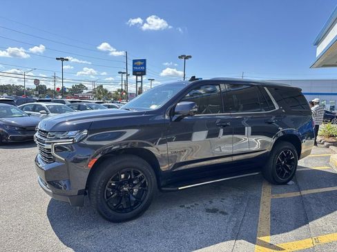 Used 2022 Chevrolet Tahoe LT w/ Luxury Package image 4