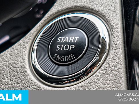 Used 2018 Nissan Rogue Sport SL image 36