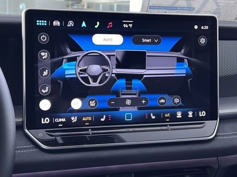 New 2025 Volkswagen Tiguan SE image 18