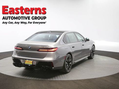 Used 2023 BMW 760i xDrive w/ Executive Package AWD/4WD image 44