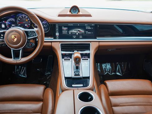 Used 2018 Porsche Panamera 4S image 23