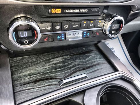 Used 2022 Ford F450 Limited image 19