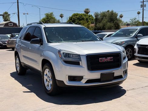 Used 2015 GMC Acadia SLE FWD image 2