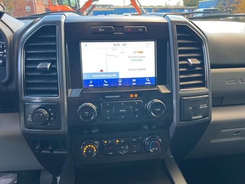 Used 2022 Ford F350 XLT w/ XLT Premium Package image 17