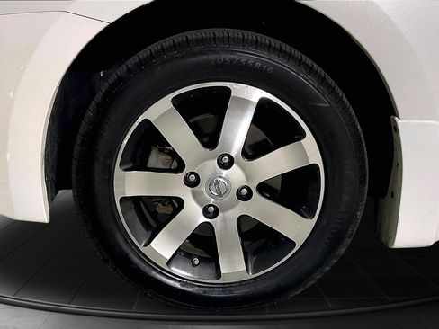 Used 2012 Nissan Sentra 2.0 SR w/ Special Edition Pkg FWD image 9