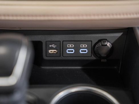 Used 2022 Toyota Highlander XLE image 22