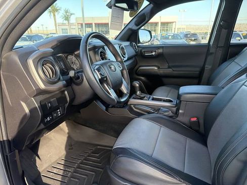 Used 2021 Toyota Tacoma TRD Off-Road AWD/4WD image 25