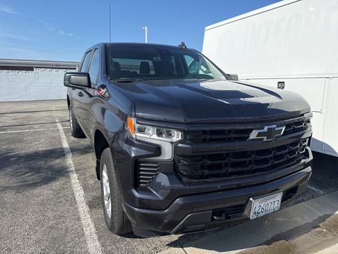 Used 2023 Chevrolet Silverado 1500 RST w/ Z71 Off-Road Package image 3