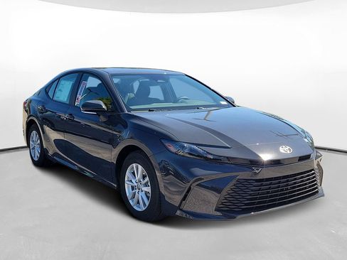 New 2026 Toyota Camry LE FWD image 3