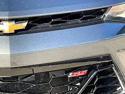 Used 2018 Chevrolet Camaro SS image 11