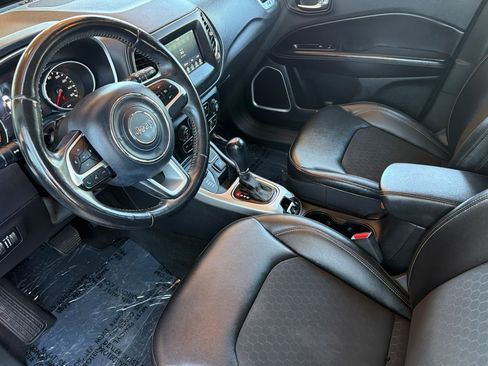 Used 2018 Jeep Compass Latitude w/ Popular Equipment Group AWD/4WD image 11
