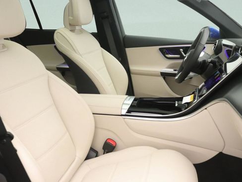 New 2026 Mercedes-Benz GLC 300 image 7