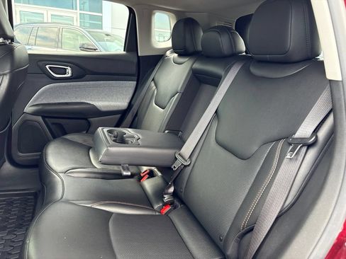 Used 2022 Jeep Compass Latitude AWD/4WD image 14