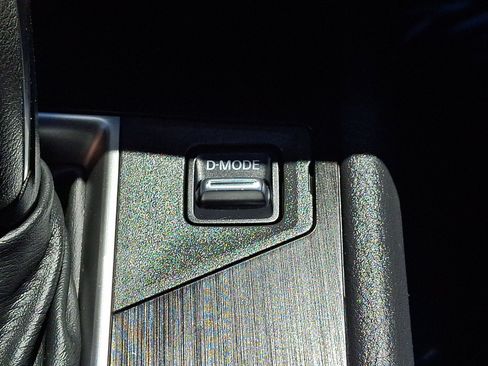 Used 2025 Nissan Kicks SV FWD image 24