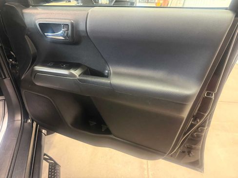 Used 2023 Toyota Tacoma TRD Sport AWD/4WD image 28