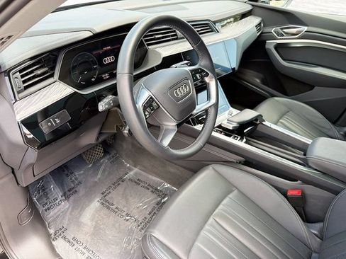 Used 2024 Audi Q8 e-tron Premium Plus w/ Premium Plus Package AWD/4WD image 24