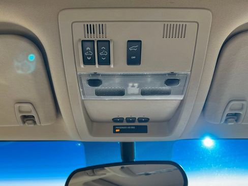 Used 2013 GMC Yukon XL Denali image 25