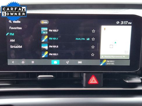 Used 2025 Kia Carnival image 11