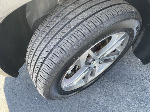 Used 2017 Chevrolet Equinox Premier w/ Enhanced Convenience Package image 10