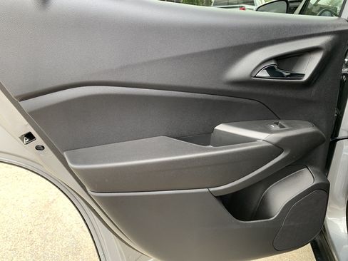 New 2026 Chevrolet Trax LS w/ LS Convenience Package FWD image 20