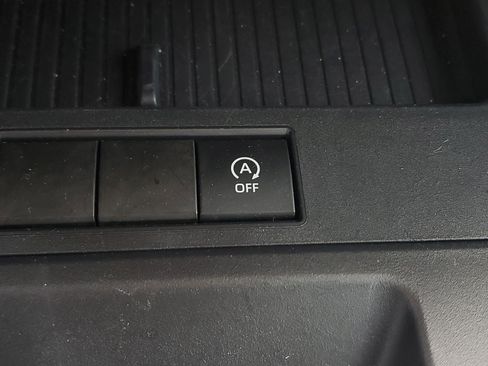 Used 2026 Toyota Corolla Cross L FWD image 25