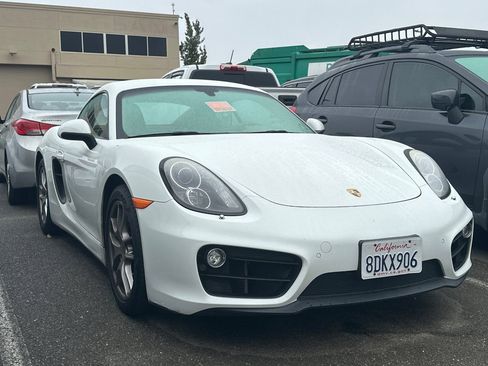 Used 2016 Porsche Cayman image 2