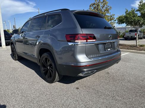 Used 2023 Volkswagen Atlas SE w/ Panoramic Sunroof Package FWD image 12
