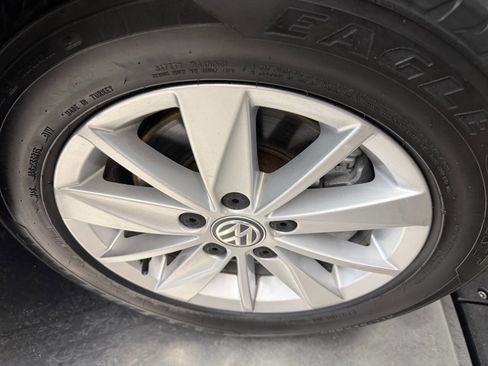 Used 2015 Volkswagen Golf SE image 27