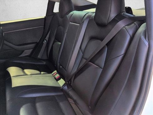 Used 2021 Tesla Model 3 Standard Range Plus image 15