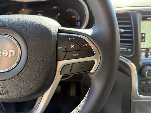 Used 2018 Jeep Grand Cherokee Altitude AWD/4WD image 24