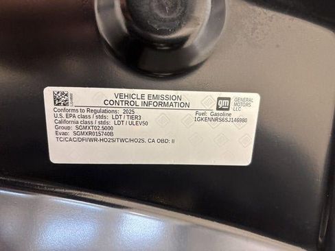 Used 2025 GMC Acadia Elevation image 31